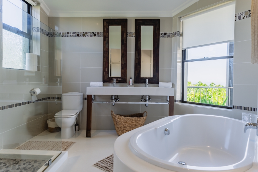 6 Bedroom Property for Sale in Belvedere Western Cape